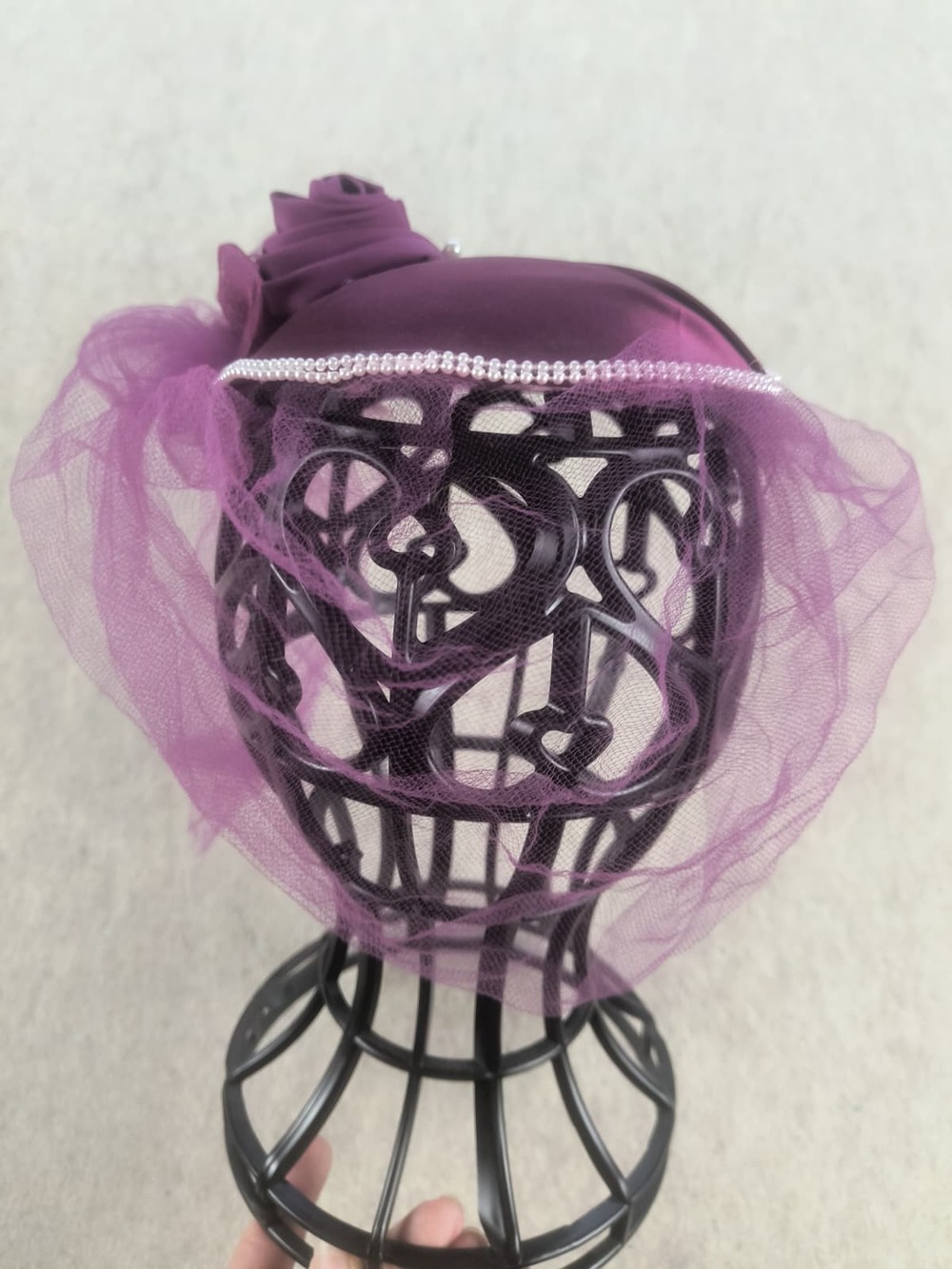 Vintage 1950's to 1960's cocktail veil hat